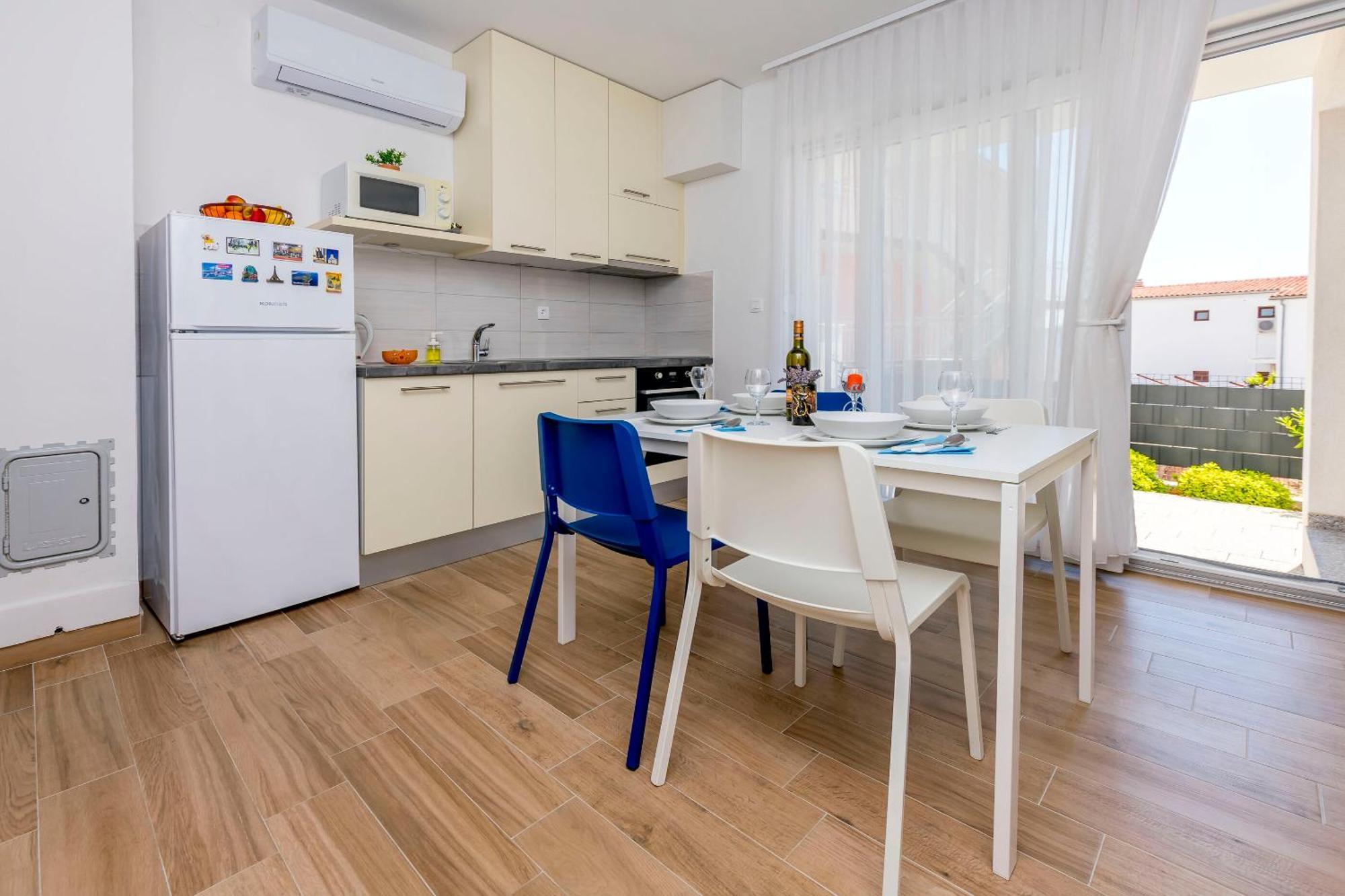 Apartments Tonka Примоштен Номер фото